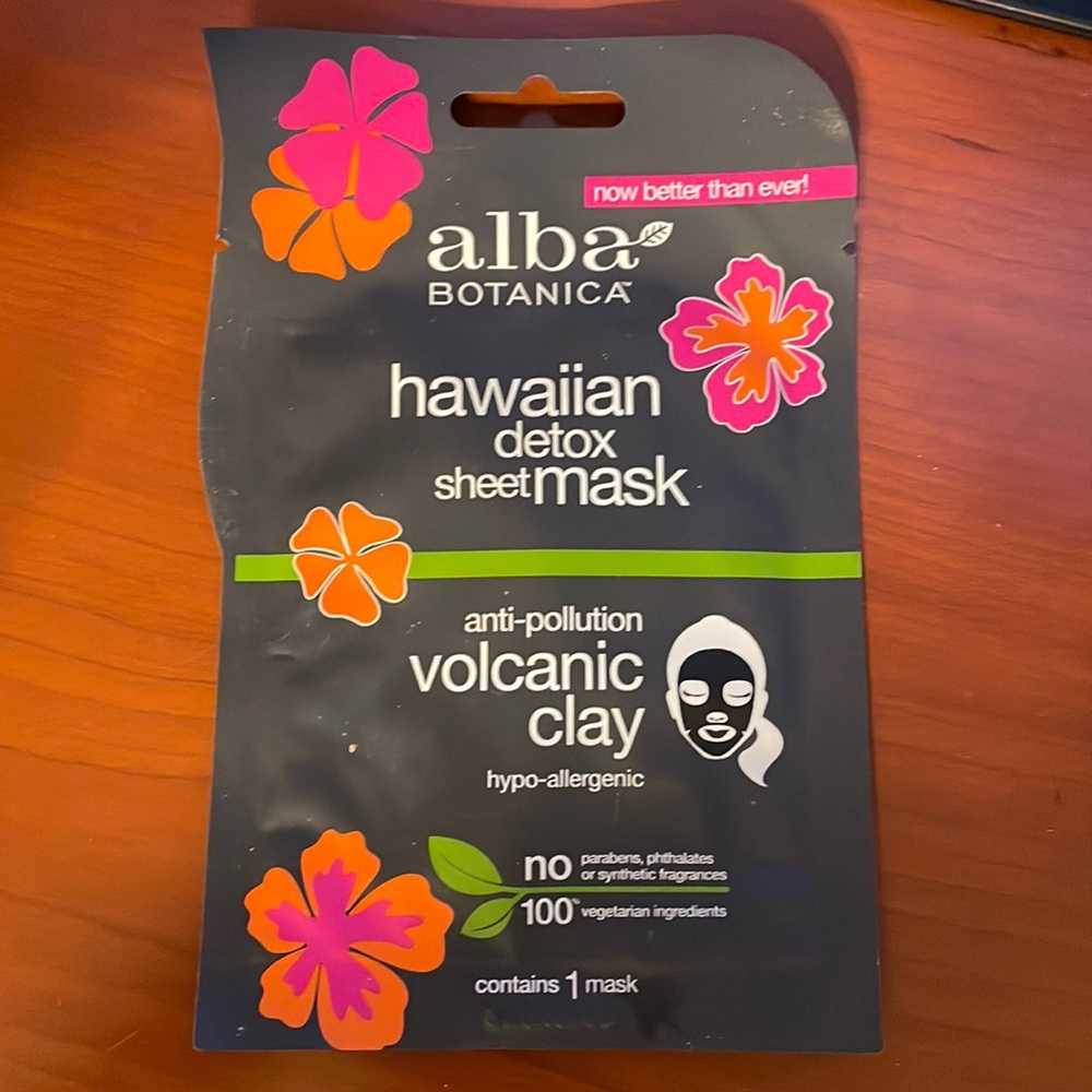 Alba botanical Hawaiian detox sheet mask